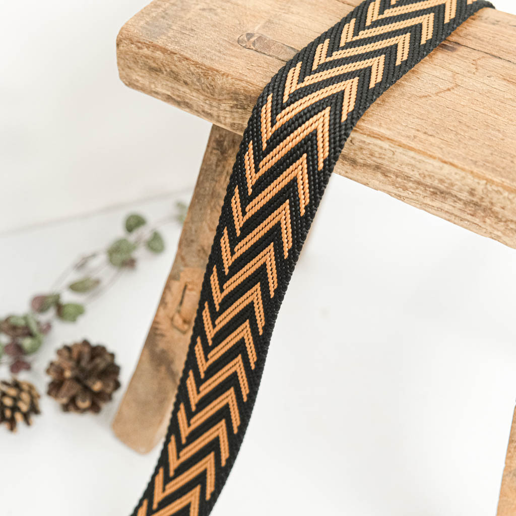 Two-Tone Black Herringbone Strap - Maison Klem